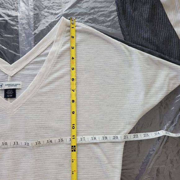 2 Shimmery Striped V-Neck Long Sleeve T-shirts Grey & Cream AEO 2011 Silver - Picture 4 of 16